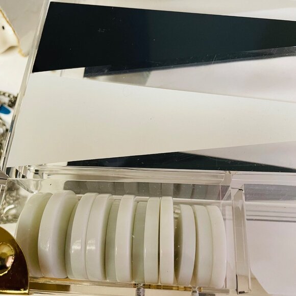 Luxury Acrylic Backgammon Set With Gold Accents & Dice 17" x 13  1/3" x 3' - Picture 16 of 16